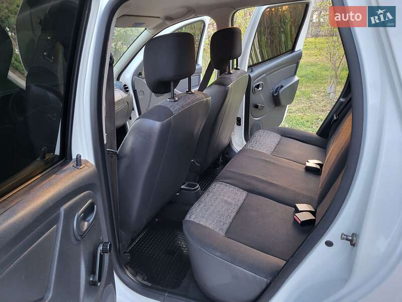 Позашляховик / Кросовер Renault Duster 2013 в Хмельницькому