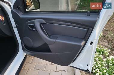 Позашляховик / Кросовер Renault Duster 2013 в 