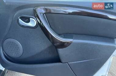 Внедорожник / Кроссовер Renault Duster 2011 в 