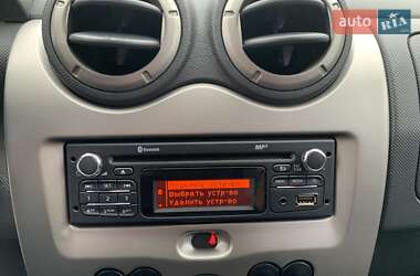 Внедорожник / Кроссовер Renault Duster 2013 в 