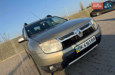 Позашляховик / Кросовер Renault Duster 2011 в Вараші