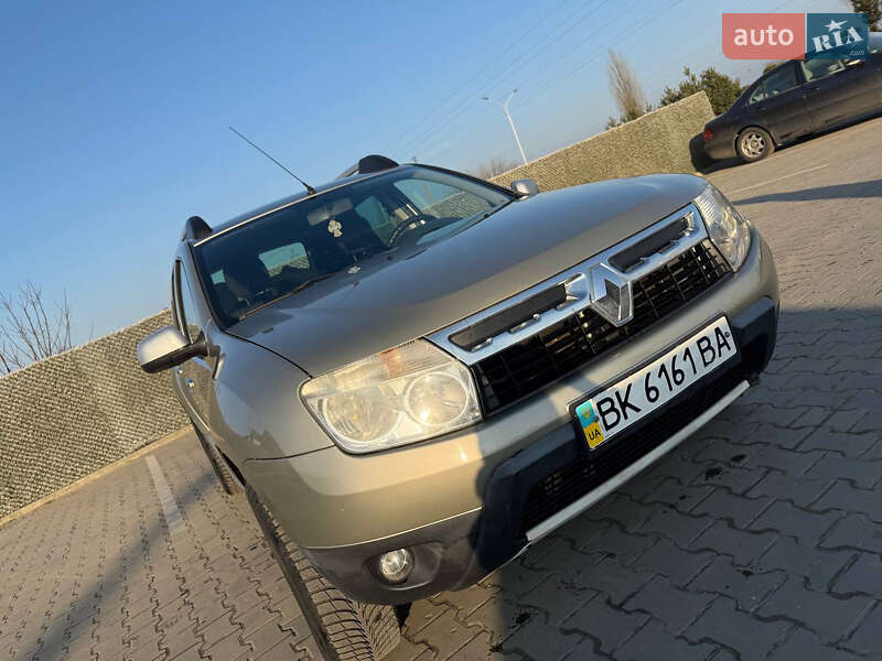 Внедорожник / Кроссовер Renault Duster 2011 в 