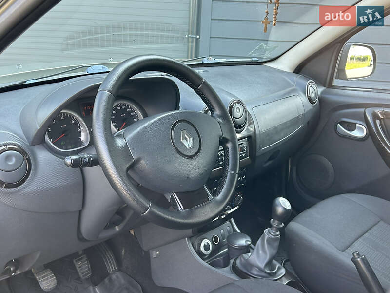 Позашляховик / Кросовер Renault Duster 2011 в Івано-Франківську