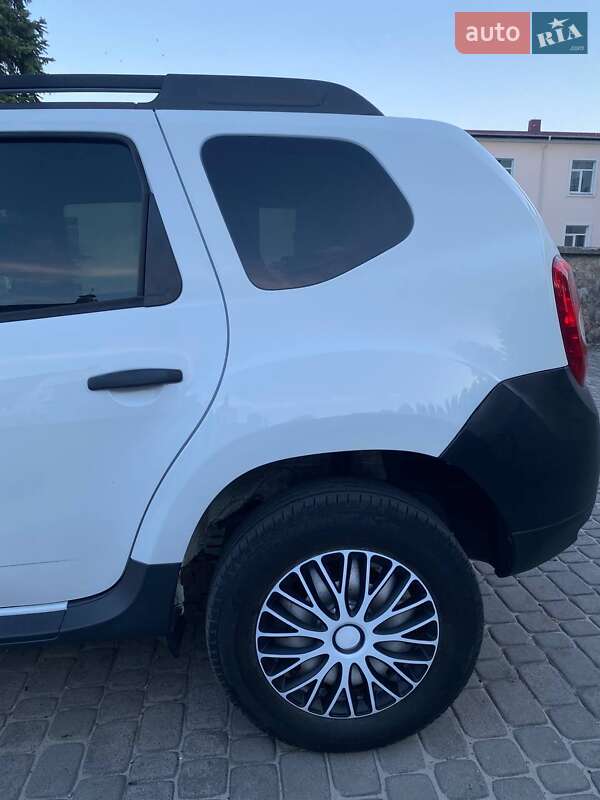 Внедорожник / Кроссовер Renault Duster 2012 в Кременце