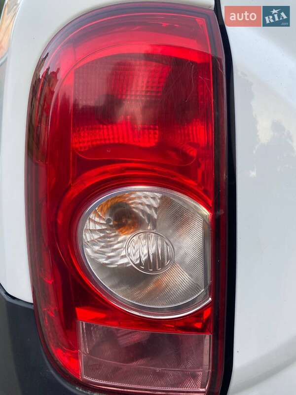 Внедорожник / Кроссовер Renault Duster 2012 в Кременце