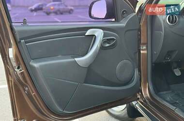 Внедорожник / Кроссовер Renault Duster 2011 в 