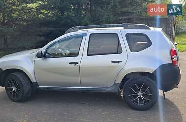 Внедорожник / Кроссовер Renault Duster 2015 в 