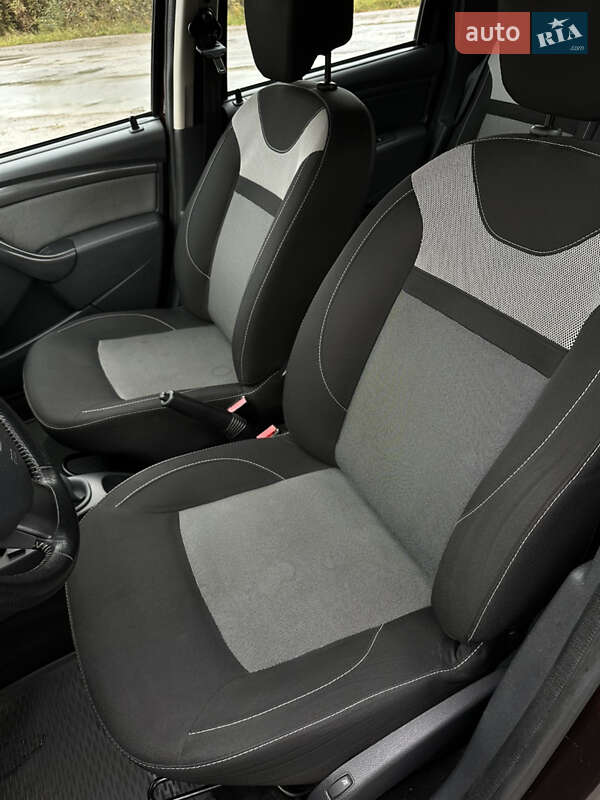 Позашляховик / Кросовер Renault Duster 2016 в Долині фото 28 Позашляховик / Кросовер Renault Duster 2016 в Долині