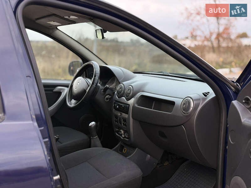 Внедорожник / Кроссовер Renault Duster 2010 в Мене