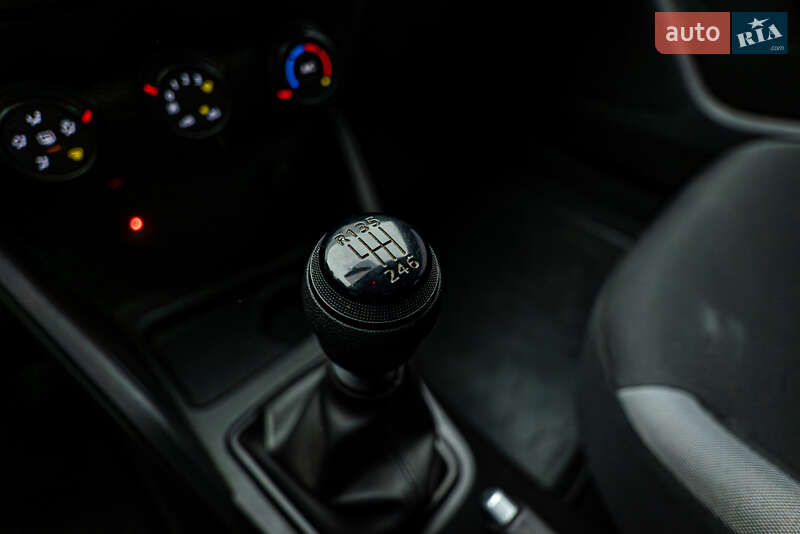 Внедорожник / Кроссовер Renault Duster 2018 в Киеве фото 17 Внедорожник / Кроссовер Renault Duster 2018 в Киеве