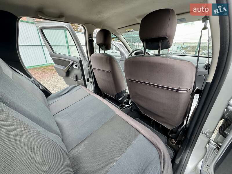 Внедорожник / Кроссовер Renault Duster 2011 в Сумах