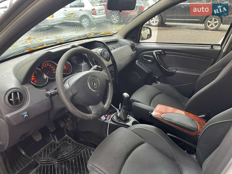 Внедорожник / Кроссовер Renault Duster 2015 в Софиевской Борщаговке