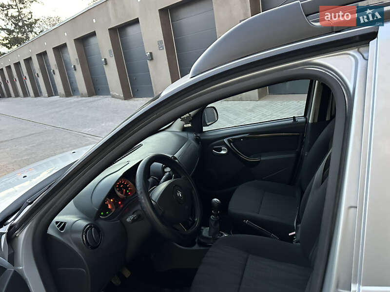 Внедорожник / Кроссовер Renault Duster 2010 в Каменец-Подольском