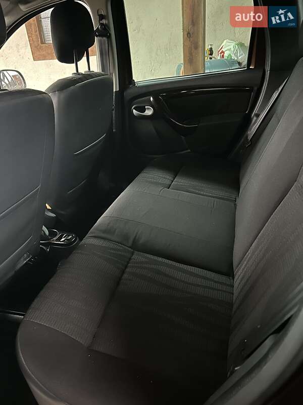 Внедорожник / Кроссовер Renault Duster 2010 в Киеве фото 11 Внедорожник / Кроссовер Renault Duster 2010 в Киеве