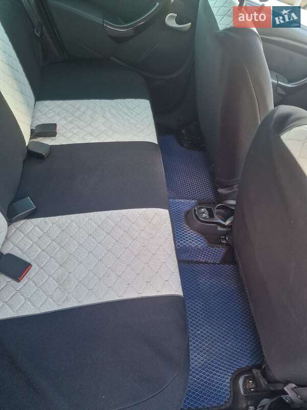 Позашляховик / Кросовер Renault Duster 2010 в Львові фото 23 Позашляховик / Кросовер Renault Duster 2010 в Львові