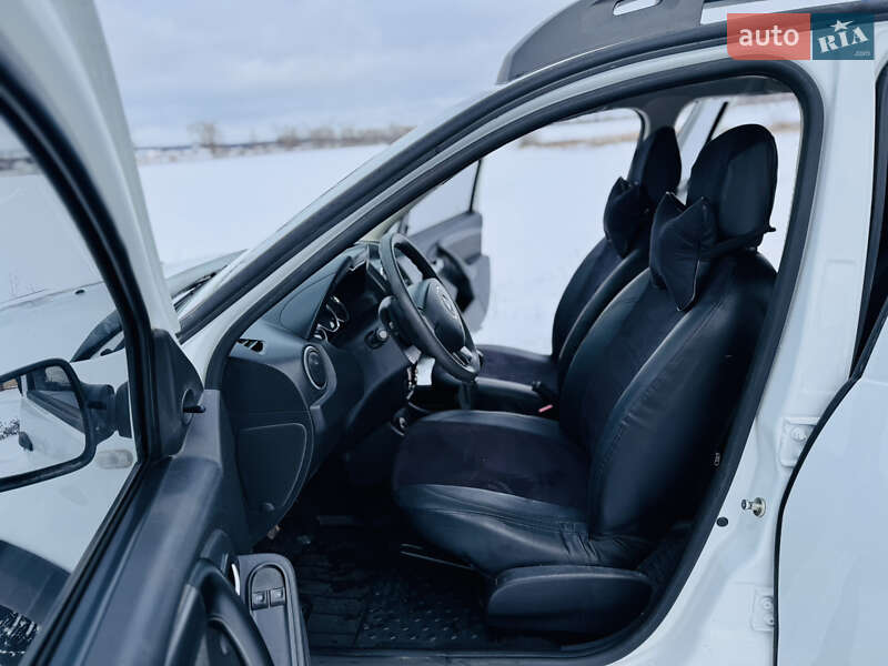 Внедорожник / Кроссовер Renault Duster 2016 в Лохвице