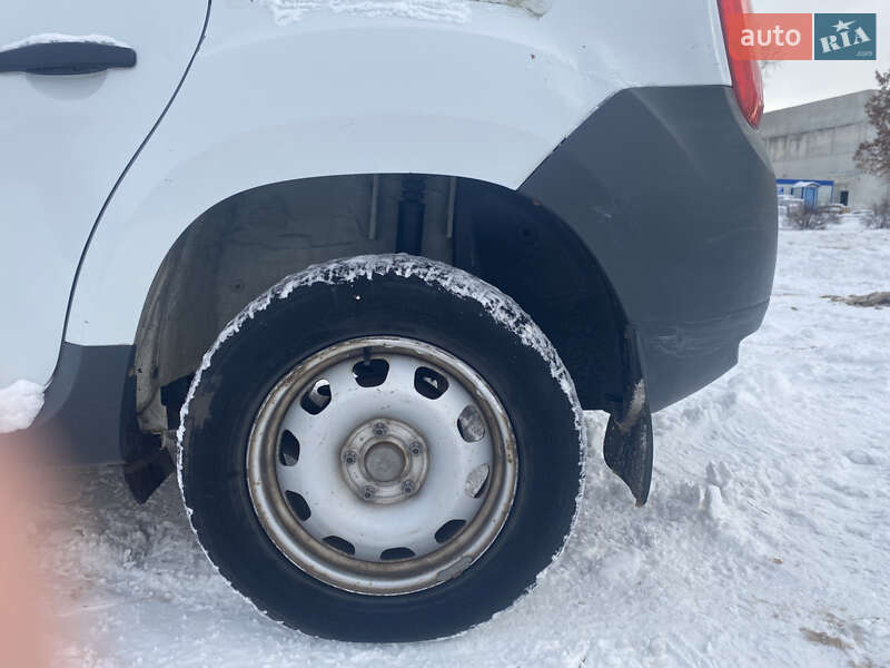 Внедорожник / Кроссовер Renault Duster 2011 в Славутиче фото 13 Внедорожник / Кроссовер Renault Duster 2011 в Славутиче