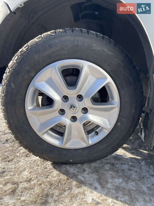 Внедорожник / Кроссовер Renault Duster 2015 в Киеве