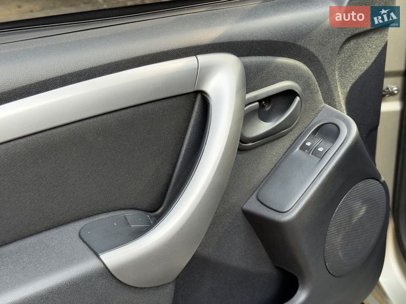 Внедорожник / Кроссовер Renault Duster 2014 в Киеве