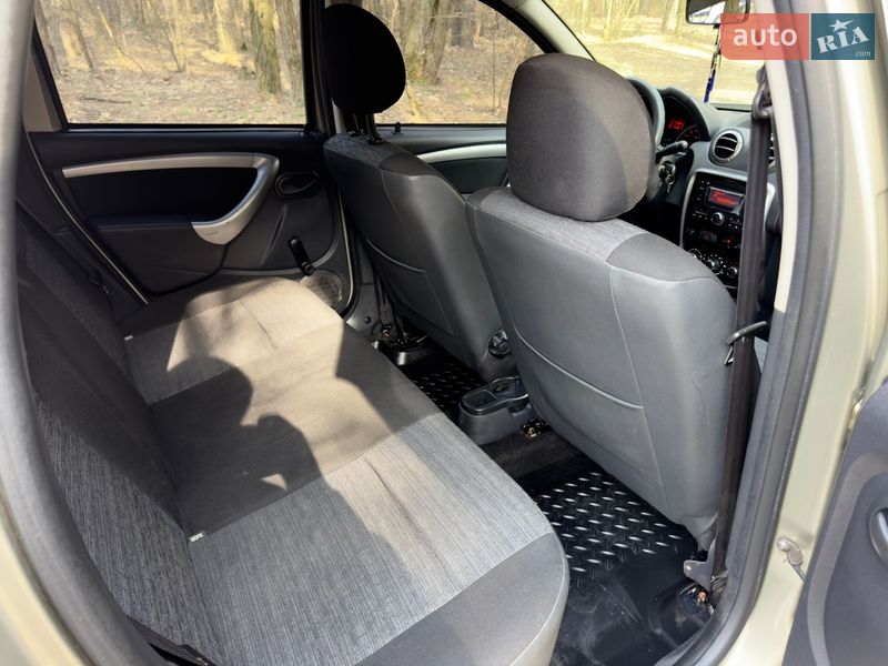 Внедорожник / Кроссовер Renault Duster 2014 в Киеве