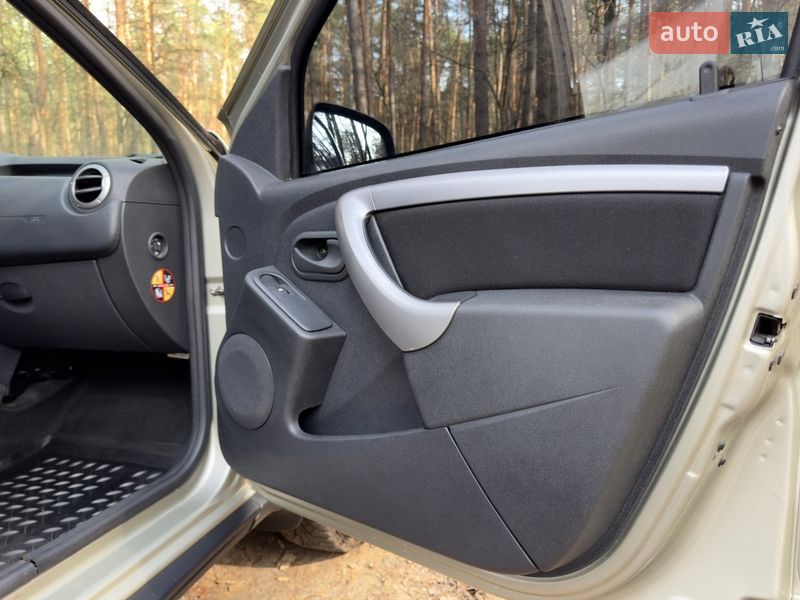 Внедорожник / Кроссовер Renault Duster 2014 в Киеве