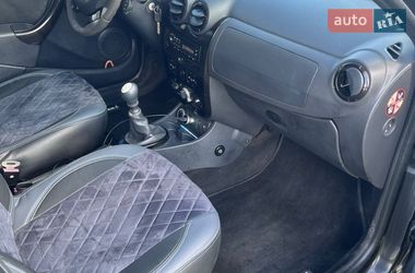 Внедорожник / Кроссовер Renault Duster 2010 в Остроге