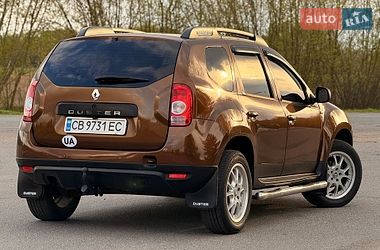 Внедорожник / Кроссовер Renault Duster 2010 в Мене