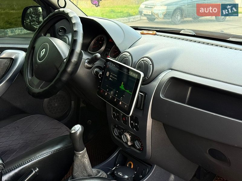 Внедорожник / Кроссовер Renault Duster 2010 в Мене