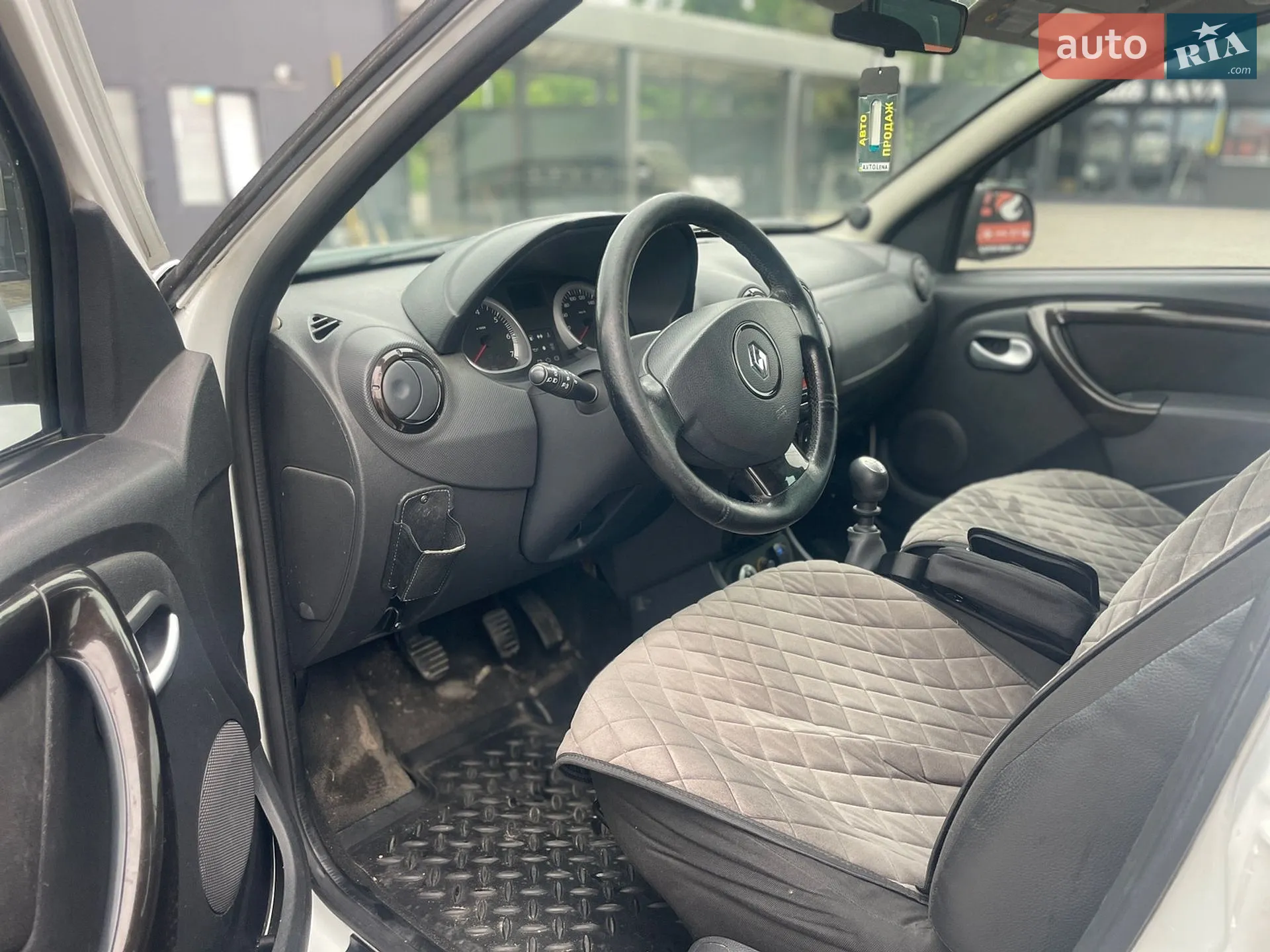 2010 Renault Duster - мініатюра 9