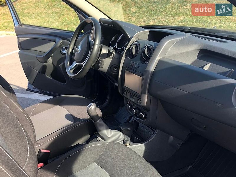 Внедорожник / Кроссовер Renault Duster 2017 в Ужгороде