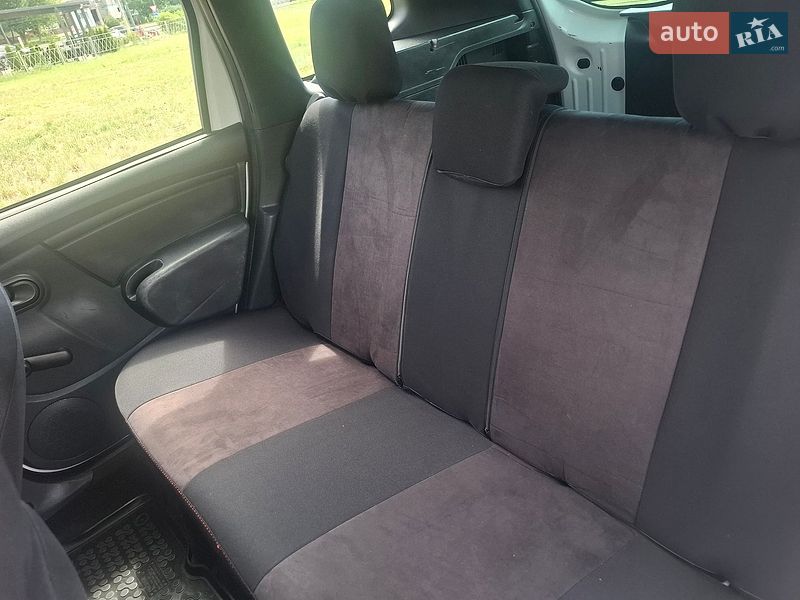 Внедорожник / Кроссовер Renault Duster 2013 в Черкассах фото 14 Внедорожник / Кроссовер Renault Duster 2013 в Черкассах