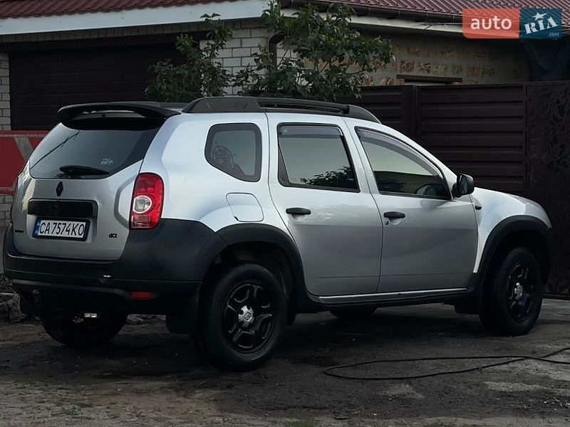 Внедорожник / Кроссовер Renault Duster 2011 в Черкассах