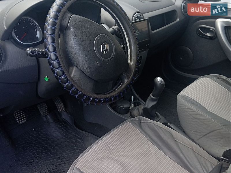 Внедорожник / Кроссовер Renault Duster 2011 в Богодухове