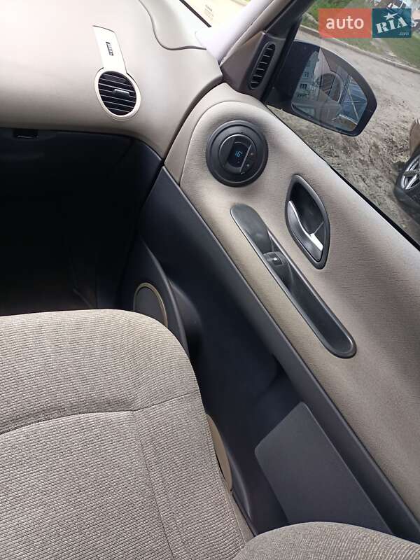 Минивэн Renault Espace 2004 в Калуше