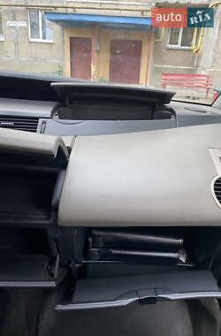 Минивэн Renault Espace 2004 в  фото 16 Минивэн Renault Espace 2004 в