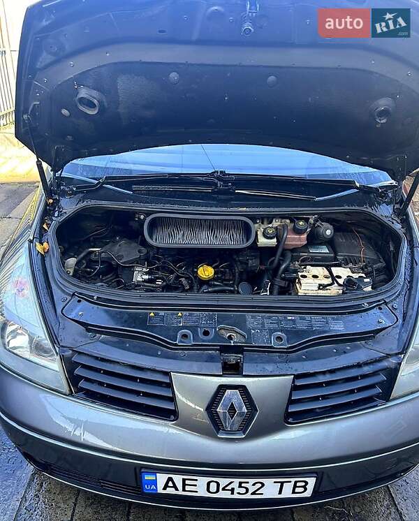 Минивэн Renault Espace 2004 в Першотравенске