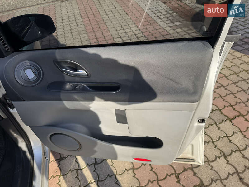 Минивэн Renault Espace 2006 в Тересве