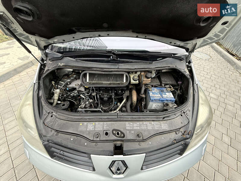 Мінівен Renault Espace 2004 в Одесі фото 80 Мінівен Renault Espace 2004 в Одесі