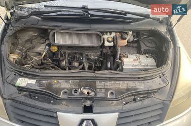 Минивэн Renault Espace 2003 в Городке