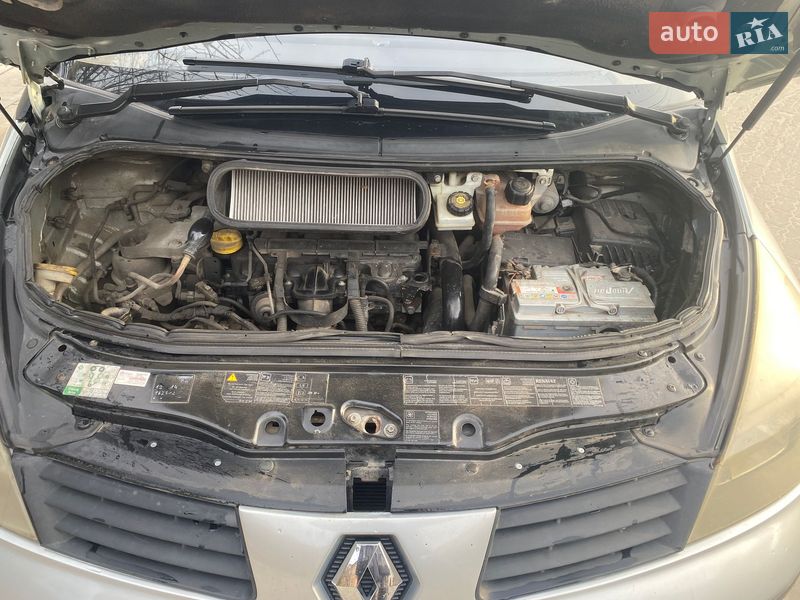 Минивэн Renault Espace 2003 в Городке