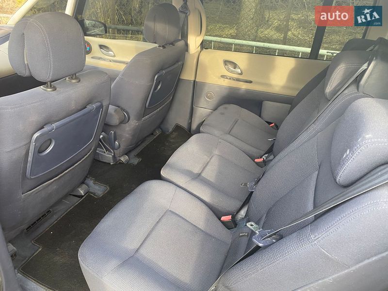 Минивэн Renault Espace 2003 в Городке
