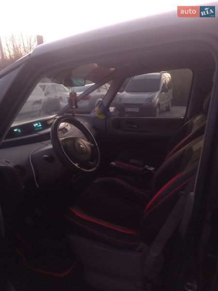 Мінівен Renault Espace 2004 в Перемишлянах