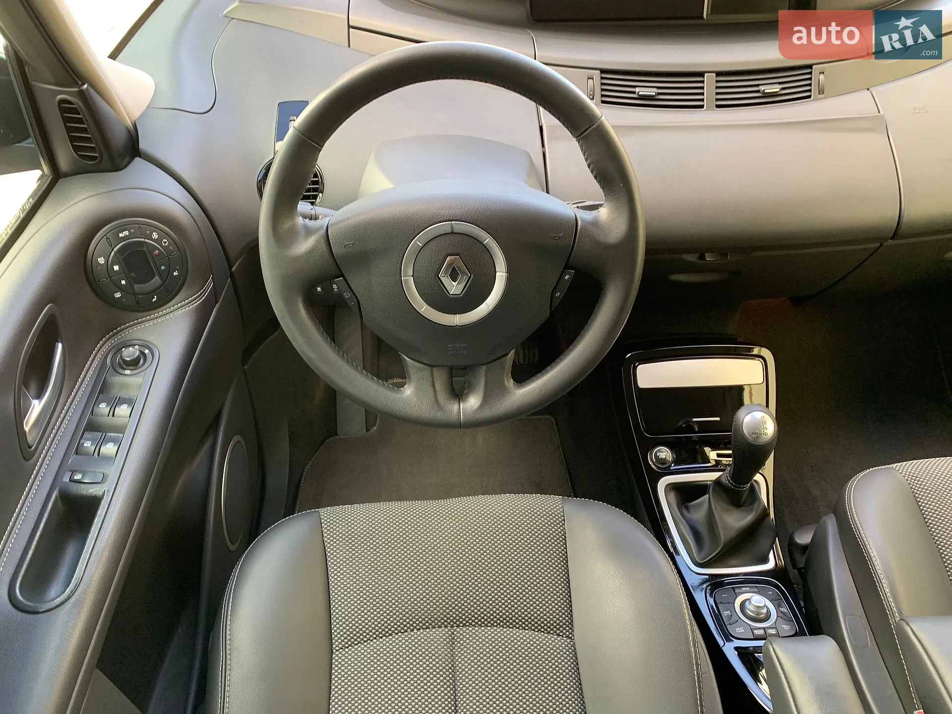 2011 Renault Espace - мініатюра 32
