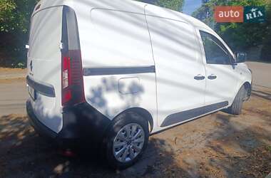 Грузовой фургон Renault Express 2022 в 