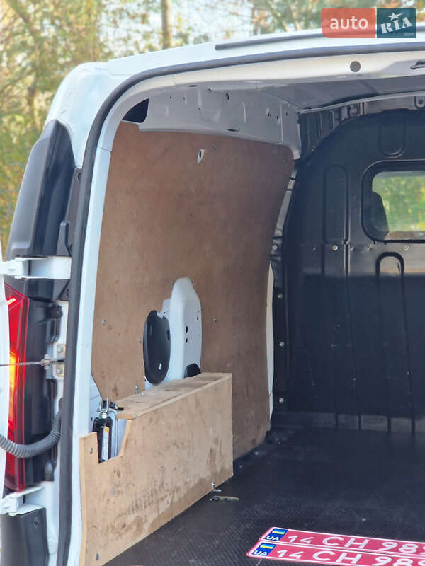 Грузовой фургон Renault Express 2023 в Дрогобыче
