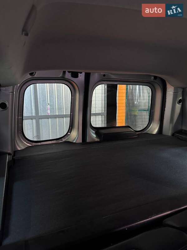 Мінівен Renault Express 2021 в Києві фото 34 Мінівен Renault Express 2021 в Києві