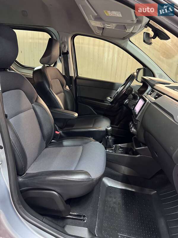 Мінівен Renault Express 2021 в Києві фото 44 Мінівен Renault Express 2021 в Києві