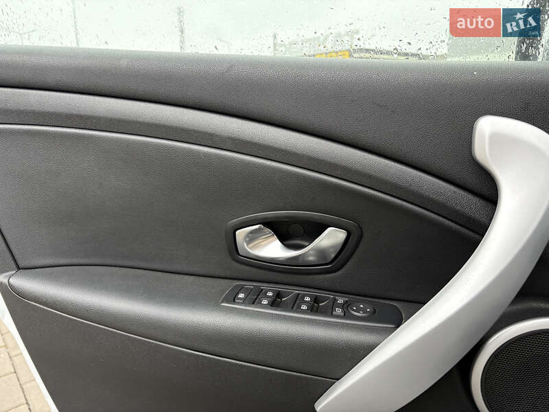 Седан Renault Fluence Z.E. 2013 в Черкассах
