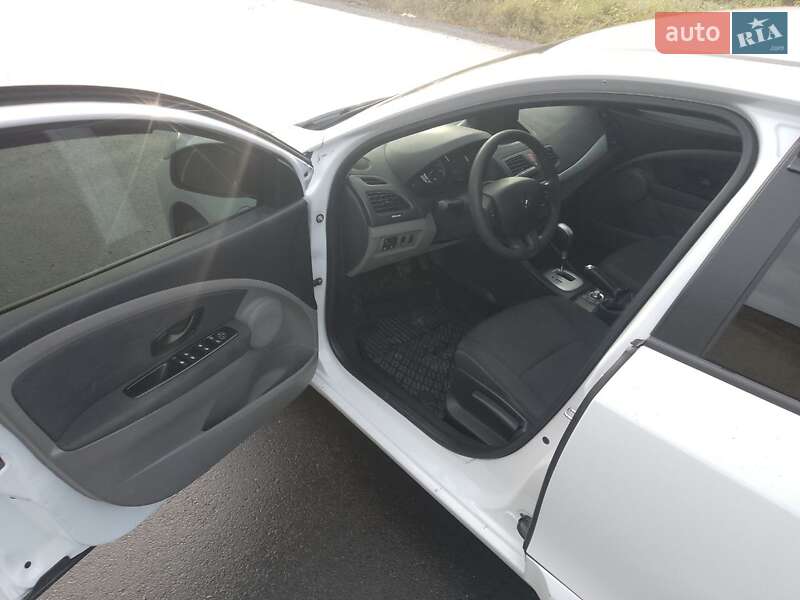 Седан Renault Fluence Z.E. 2011 в Ужгороде фото 6 Седан Renault Fluence Z.E. 2011 в Ужгороде