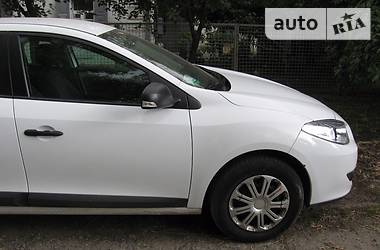 Седан Renault Fluence 2011 в Синельниково